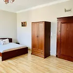 Happy Apartments