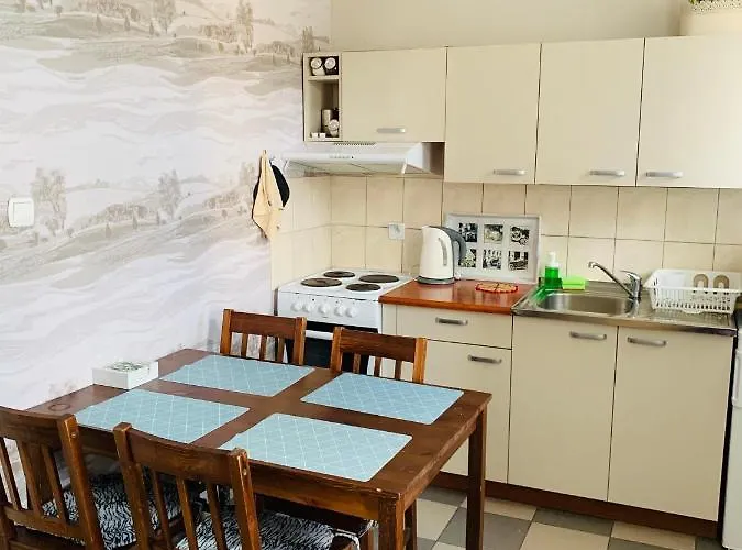 Happy Apartments
