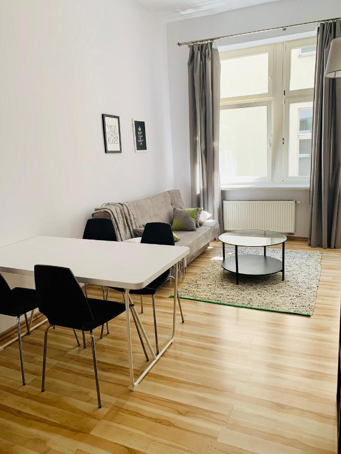 Happy Apartment *